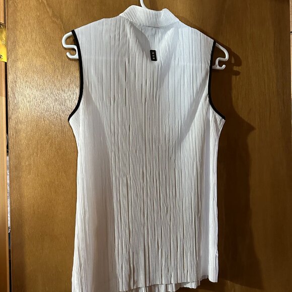 Medium Ladies Golf Shirt with Collar White Crinkle - Picture 4 of 5